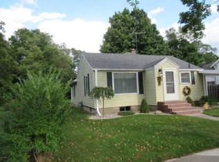 128 Grant St, Howard City, MI 49329