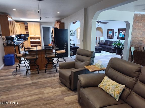 5th image of 11305 Crater Lake Ave