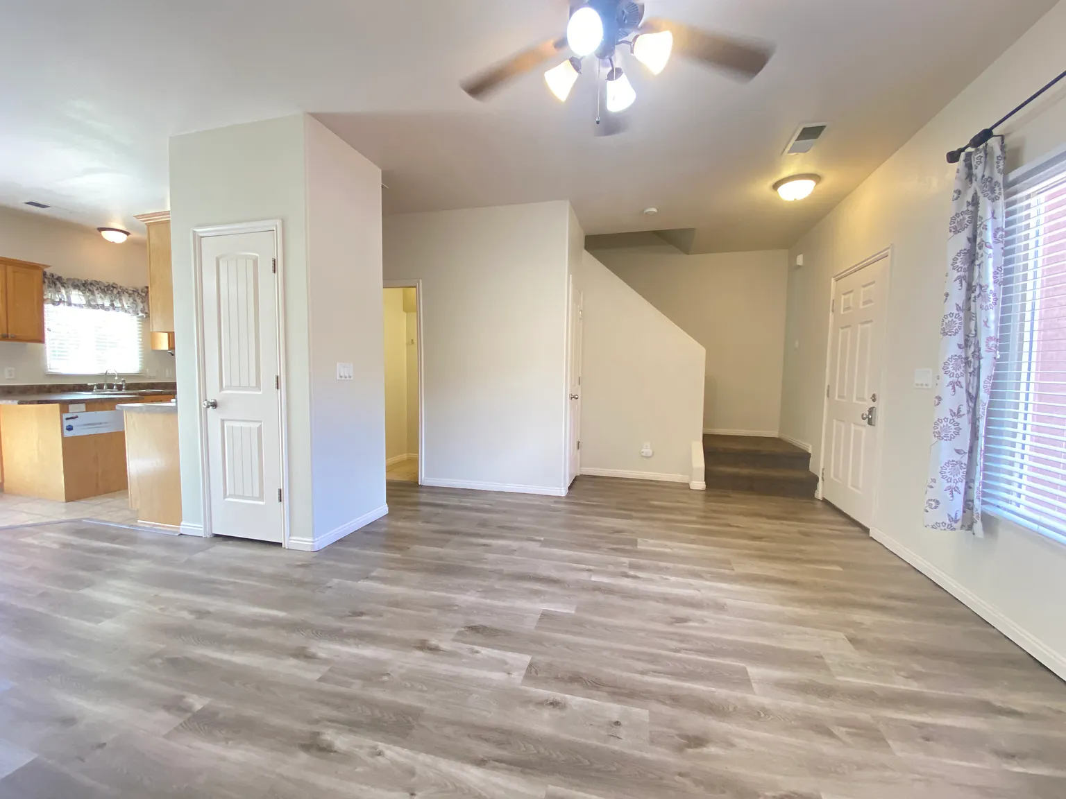 3 bed, 1242 sqft, $1,300 — Photo 3