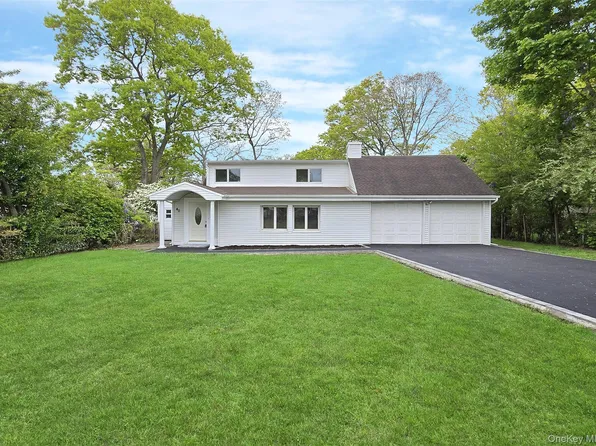 40 Aster Avenue, Holtsville, NY 11742