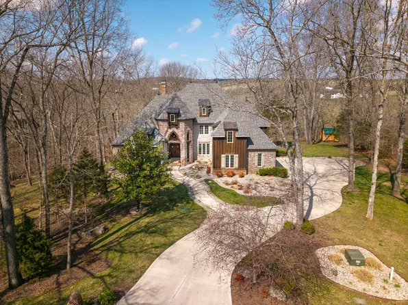 1661 N Old Burr Oak Court, Nixa, MO 65714