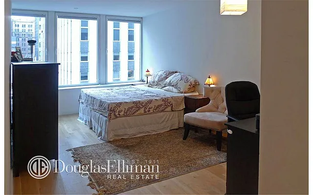 Rented by Douglas Elliman | media 23