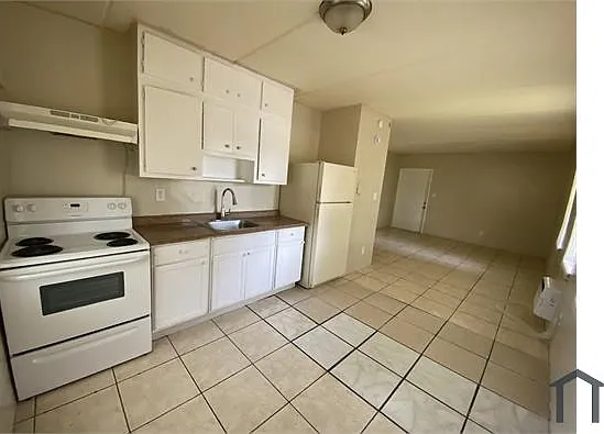 2 bed, 450 sqft, $1,100 — Photo 1