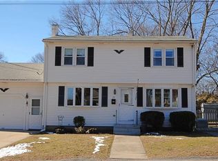 25 Fernwood Dr, Cranston, RI 02920