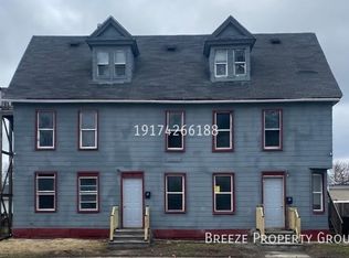 1413 7th Ave APT 3, Rock Island, IL 61201