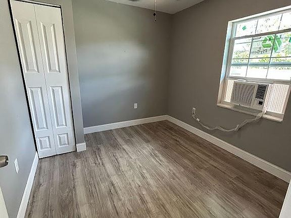 3rd image of 2340 Wydine Dr #5