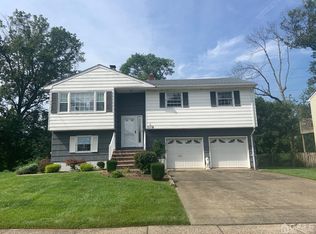 109 Valley Brook Ct, Middlesex, NJ 08846