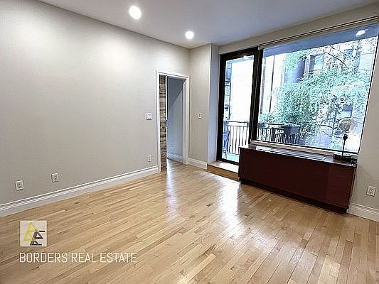 5th image of 212 E 95th St APT 4C