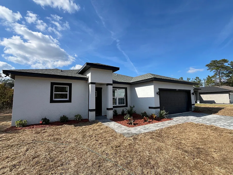9286 N Alpinia Dr
