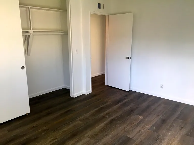 345 S Harwood St — Photo 9