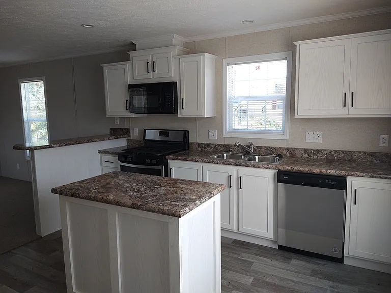 Broadview Estates — Photo 17