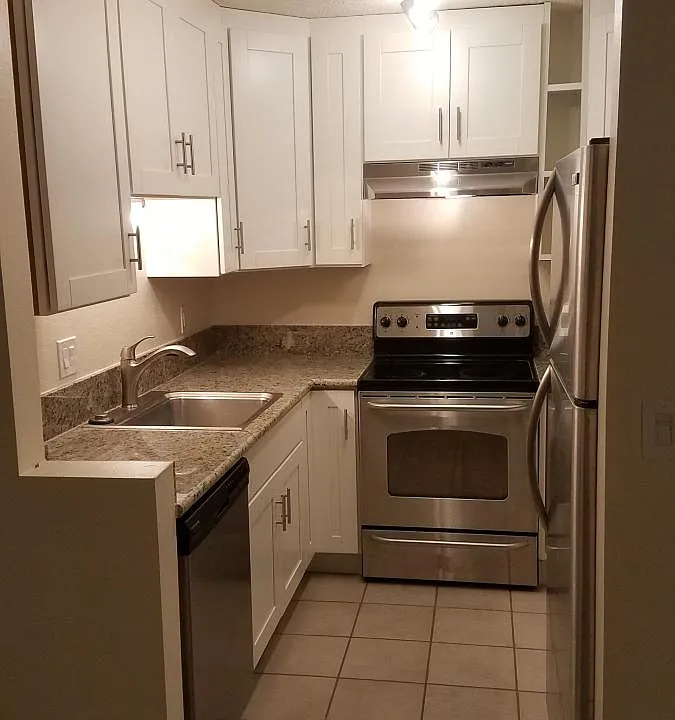 New Kitchen cabinets & granite counters