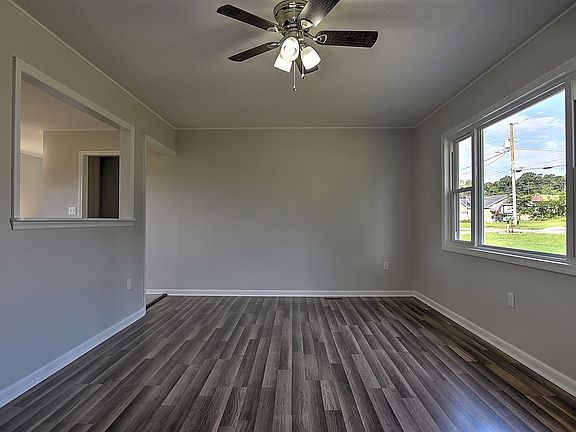 4th image of 2021 Fairlawn Dr