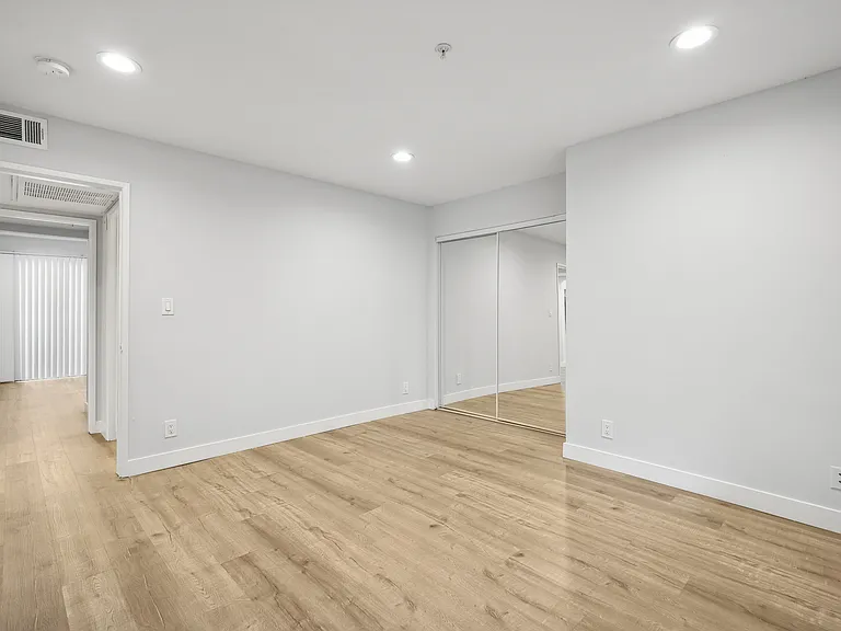 5662 La Mirada Ave. — Photo 4