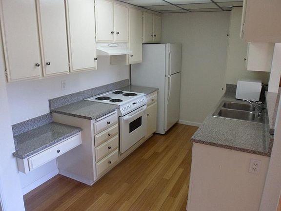 4th image of 4675 Utah St