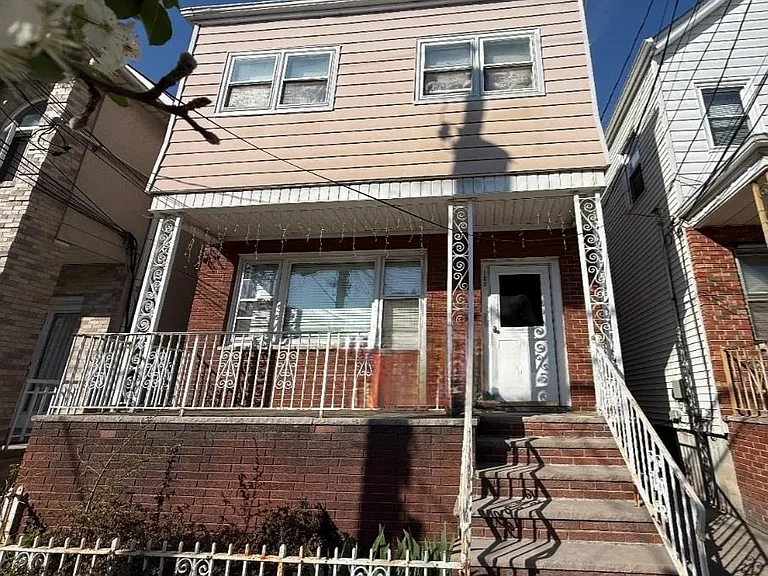 129 W 20th St #3 — Photo 1