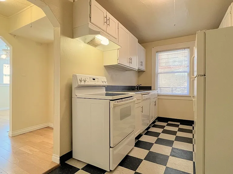 Kurdy Apartments — Photo 18