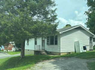 675 Hill St NE, Christiansburg, VA 24073