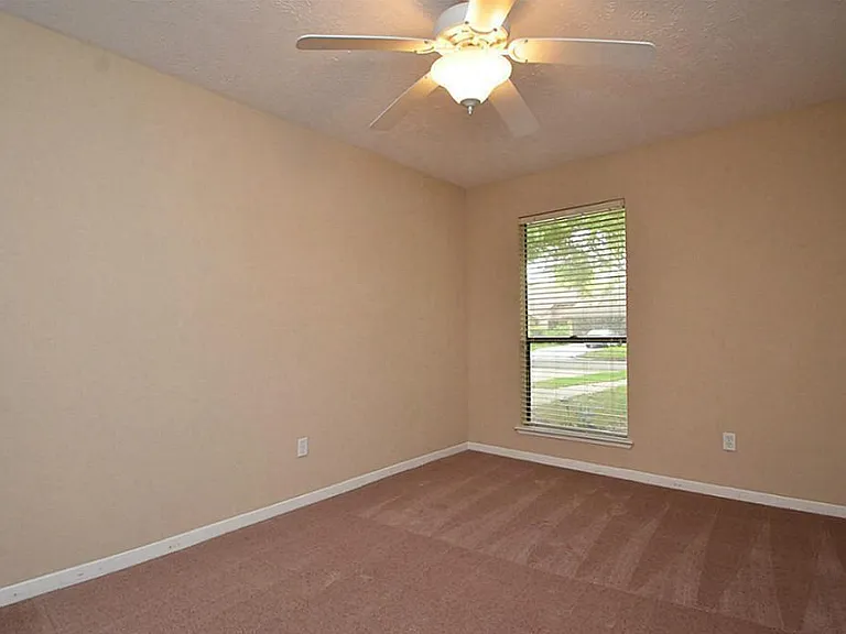 3130 Frontier Dr — Photo 20