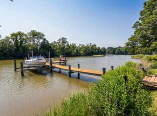 8221 W Beach Ter NW, Washington, DC 20012