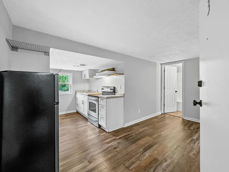 718 Central Ave — Photo 6