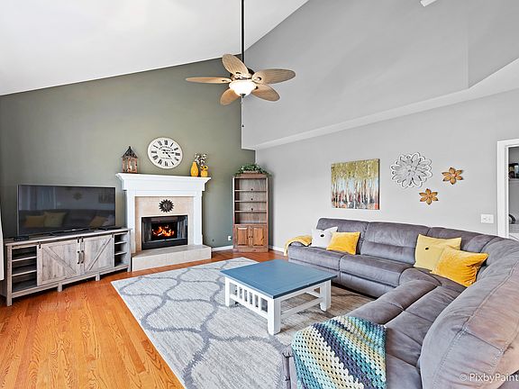4th image of 604 Camden Ln