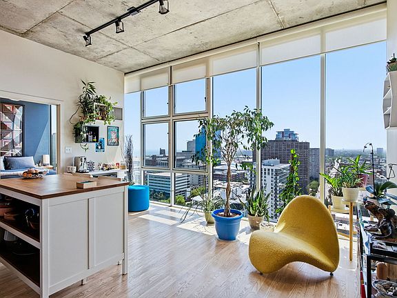3rd image of 1720 S Michigan Ave APT 2309