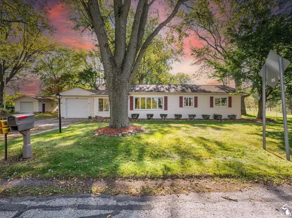 3785 Swartz Rd, La Salle, MI 48145