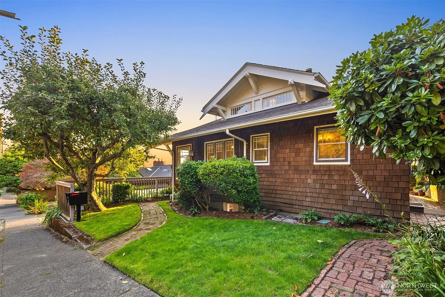2513 11th Avenue W photo 1