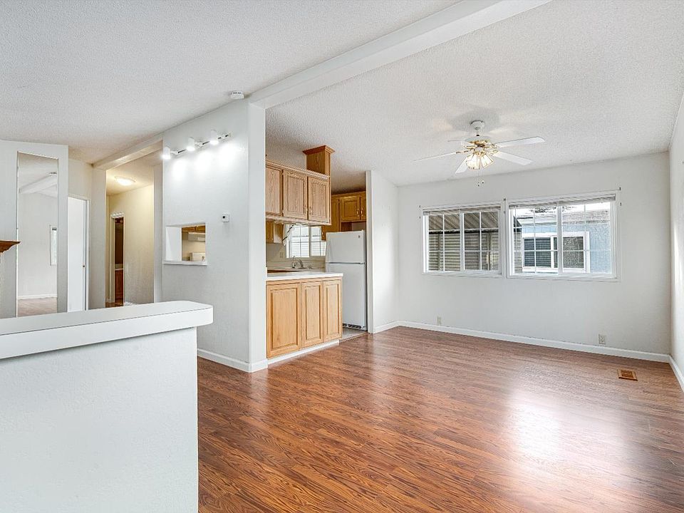 1st image of 146 Westgate Circle