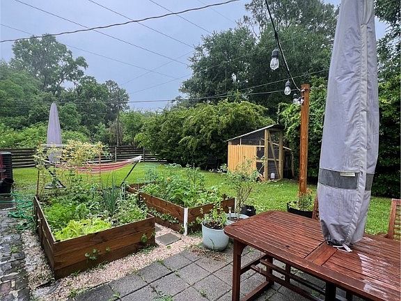 4th image of 1802 NE 62nd St