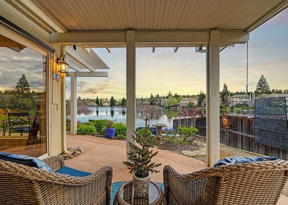1st image of 3570 Devon Way