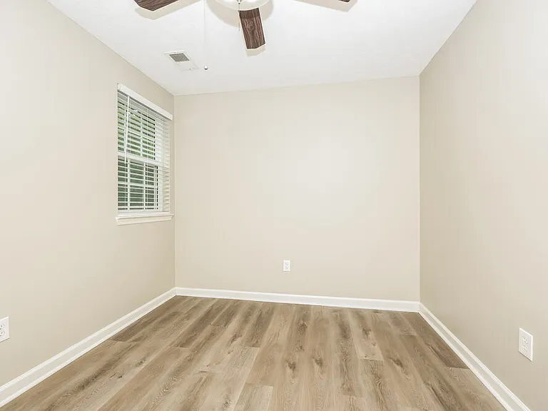 607 Doral Pointe — Photo 13