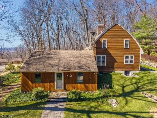 2 Driftway Dr, High Bridge Boro, NJ 08829