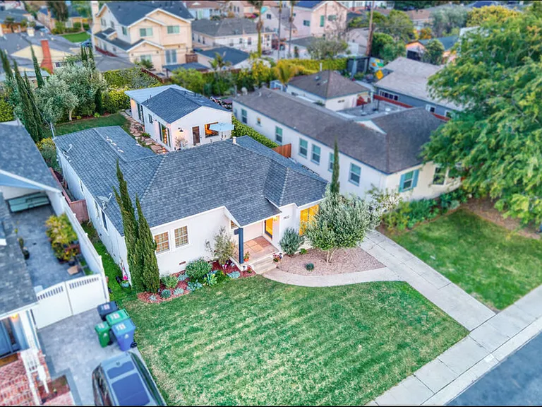 7822 Bleriot Ave — Photo 1