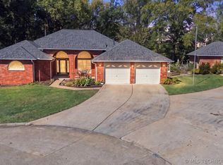 1208 Thurman St, Pryor, OK 74361
