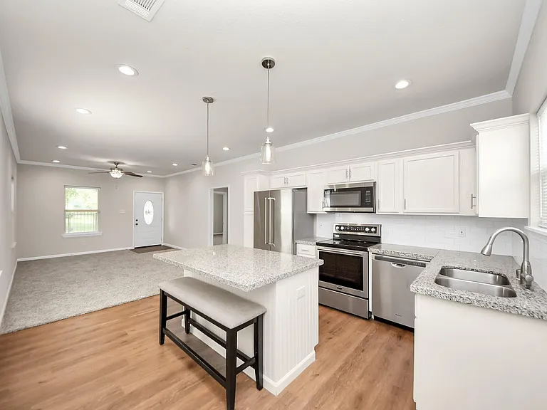 3703 Lila St — Photo 2