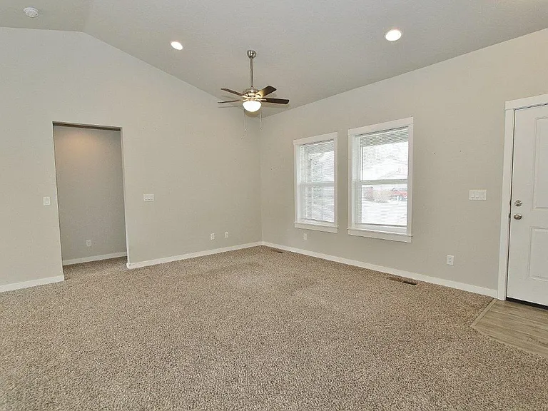 302 Rio Grande Ct — Photo 3
