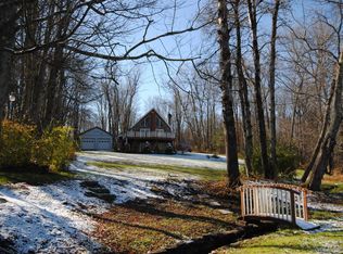 1979 Creek Dr, Waymart, PA 18472