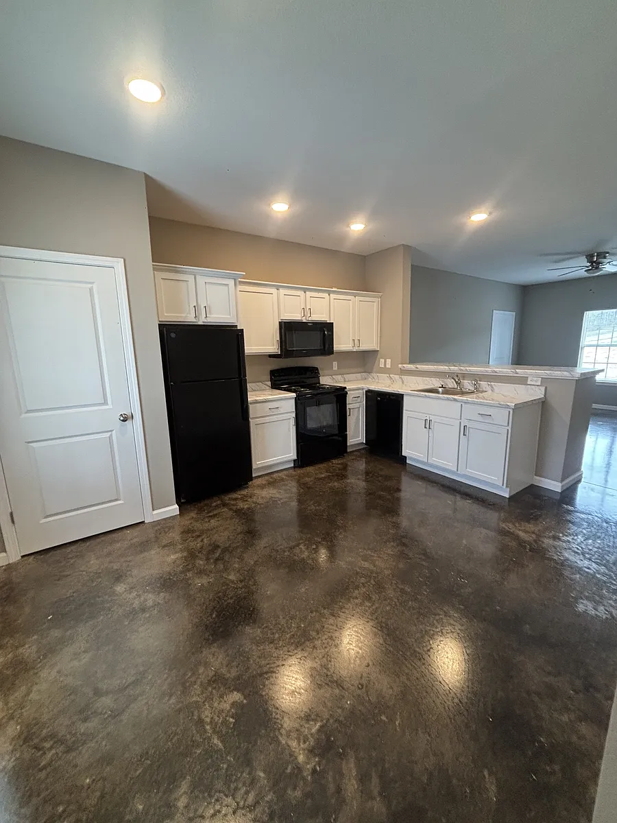 Building Photo - 4320 Lazare Dr #425