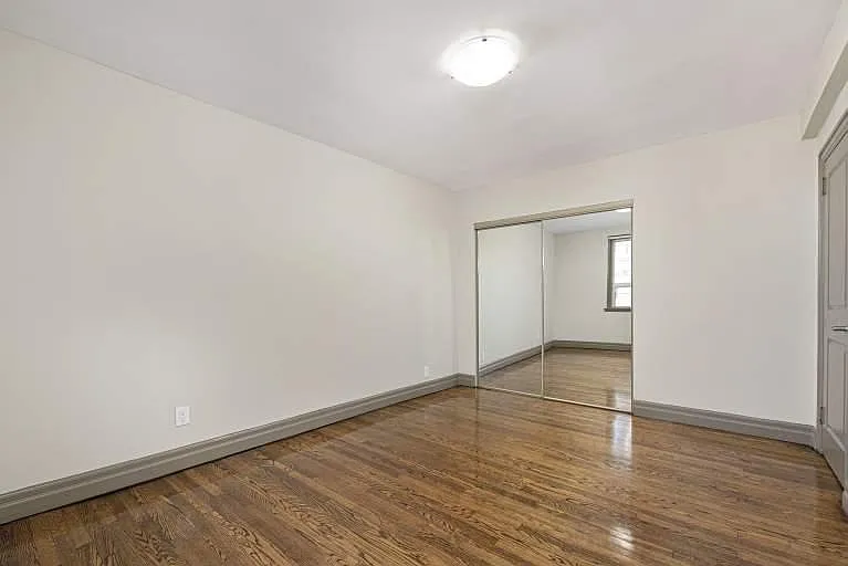 3 Broadway Avenue — Photo 4