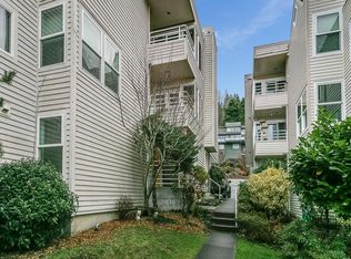 3824 Beach Dr SW APT 203, Seattle, WA 98116