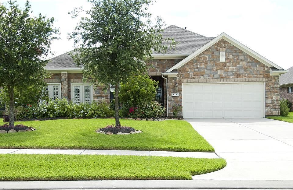 1st image of 9231 E Canyon Lake Springs Dr
