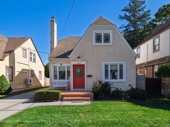 1753 Victoria Street, Baldwin, NY 11510