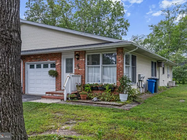 2 Magnolia Rd, Manahawkin, NJ 08050