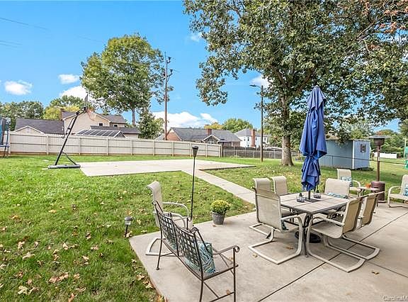 3rd image of 2407 Winterfield Dr
