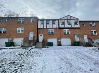 102 Spooner Dr APT D, Butler, PA 16002