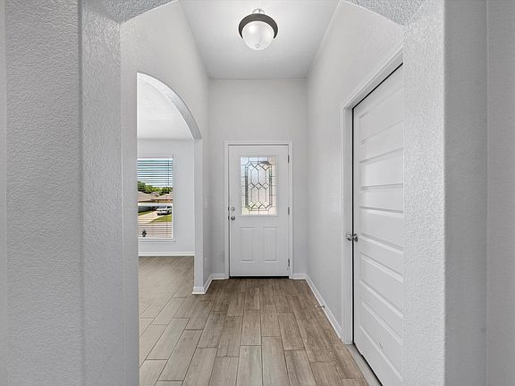 2nd image of 826 Paseo Del Plata