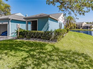 836 Glades Ct NE, Saint Petersburg, FL 33702