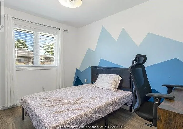 2239 Longfellow Ave — Photo 6